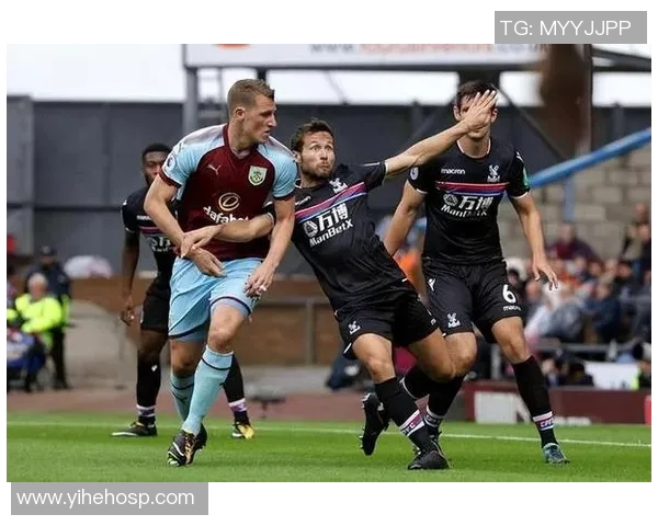 女王公园主场迎战诺维奇全力争胜展现球队实力与斗志