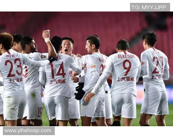 河北华夏与上港激战正酣球迷期待精彩对决与胜负悬念