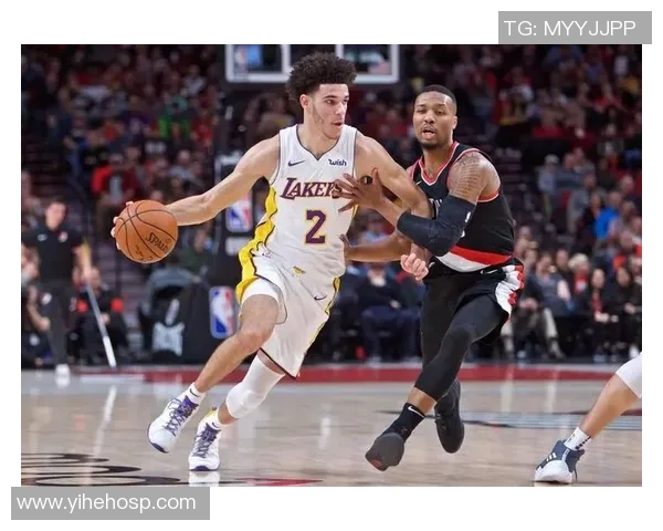 努涅斯在赛场上的崛起与挑战：从新星到顶级前锋的奋斗历程