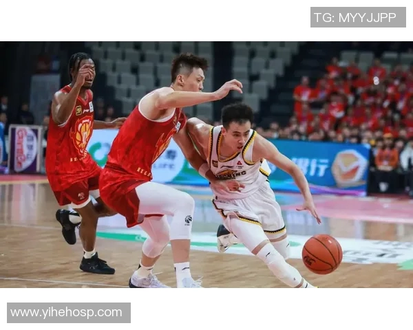 赵继伟领衔中国男篮新篇章展现拼搏精神与团队合作的精彩瞬间