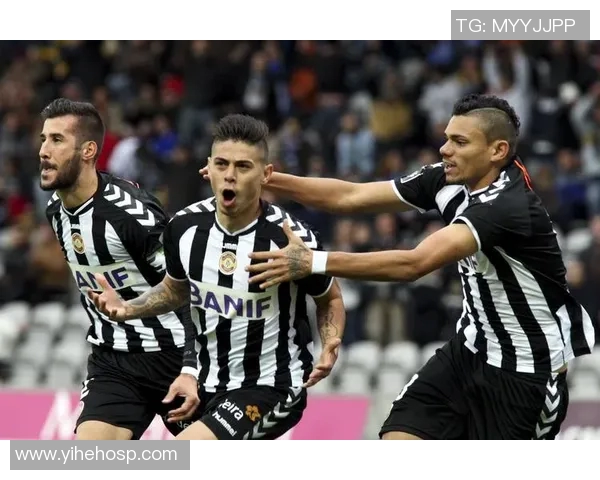 葡国民与费伦斯激战正酣谁能在赛季中脱颖而出争夺荣耀